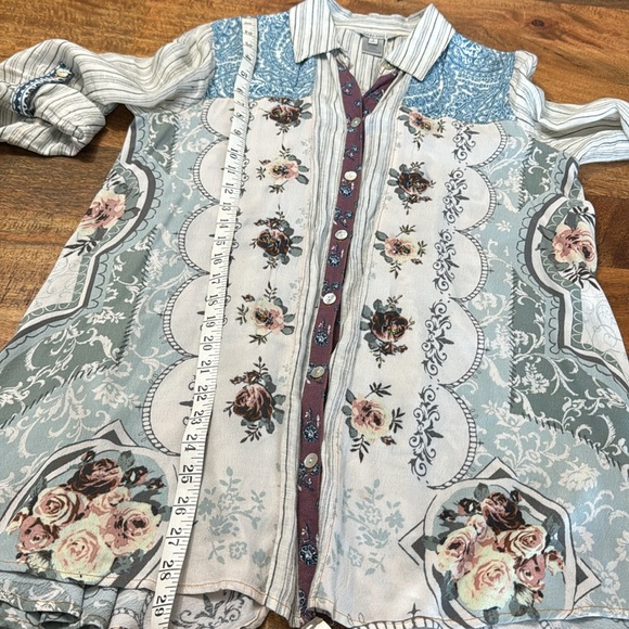 John Mark mixed media linen button down beaded floral roll sleeve open back - Picture 7 of 11